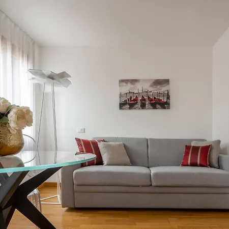 Biennale Palace R&r Apartment Venice