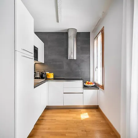 Biennale Palace R&r 公寓